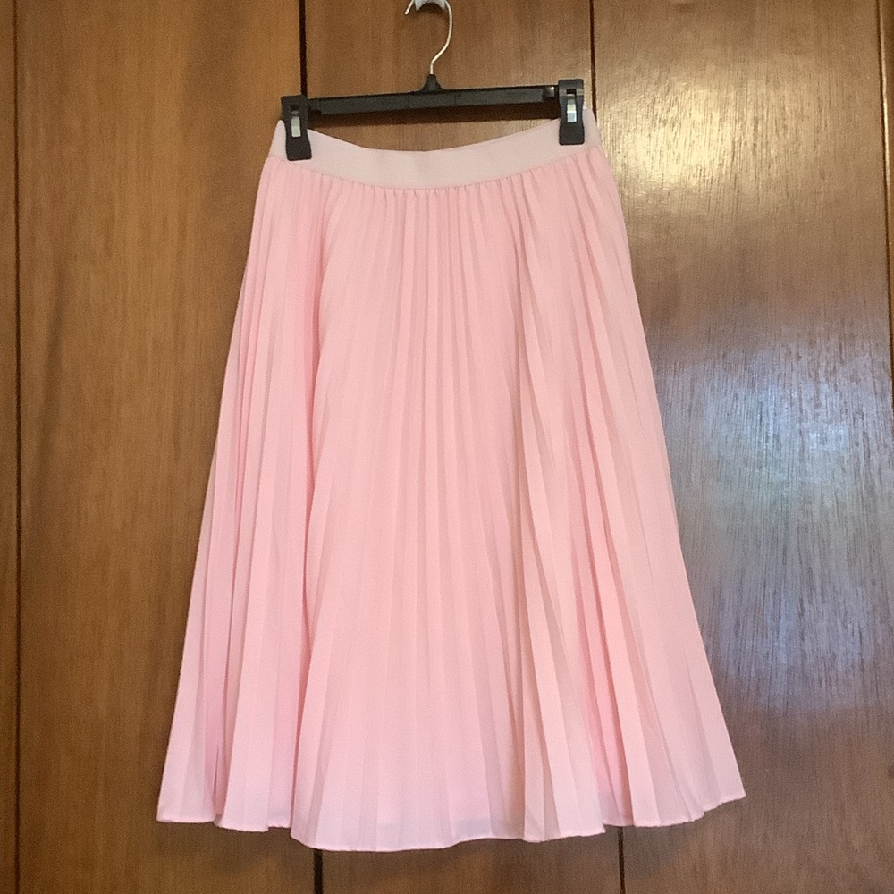 Chic Pleated Pink Midi Skirt